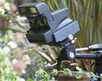 Suitable For Polaroid OneStep 2 i-Type Camera DURAGADGET 1M Extendable Portable Aluminium Tripod with Screw Mount