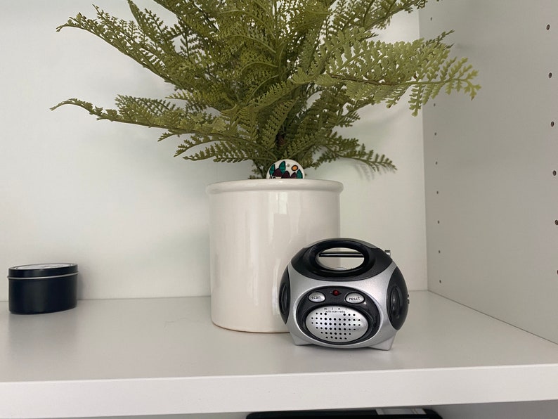 Vintage Radio it works