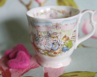 Rare Royal Doulton Brambly Hedge Wedding beaker (full size)