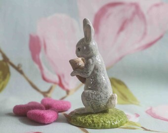 Rabbit makes a plan: Royal Doulton Winnie the Pooh series