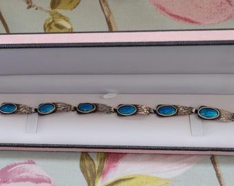 Arts and Crafts hammered silver and abalone shell bracelet supplied in new case