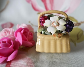 Rare Brambly Hedge autumn bouquet: fine English porcelain by Royal Doulton