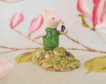 Royal Doulton Piglet Picking Violets (House at Pooh Corner):boxed