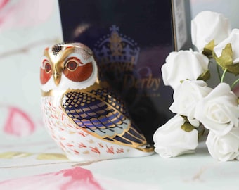 Royal Crown Derby Tawny owl : 22 carat gold, fine porcelain paperweight 2000