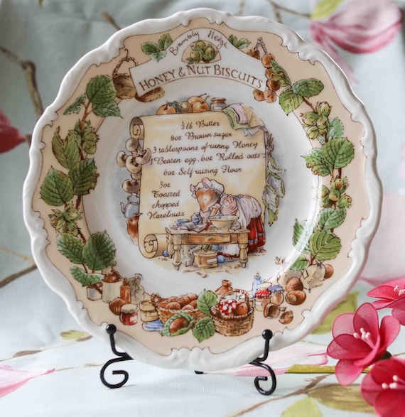 Rare Brambly Hedge Recipe Plate Honey Nut Biscuits (8 Inch) by