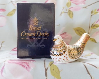 Royal Crown Derby : 22 carat gold and fine porcelain, dove paperweight with pure gold stopper (2000)