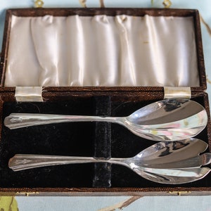 Art Deco Versilberte Platte Serviernadel und Löffel mit original Box