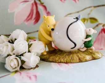 Glorious Winnie the Pooh and Piglet balloon money box (Royal Doulton)