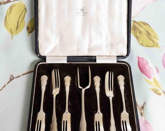 Glorious 1930s Mappin and Webb pastry fork set: cutlery looks unused