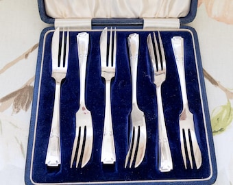 Fine set of Hardy Brothers (Australia) pastry forks, c. 1940