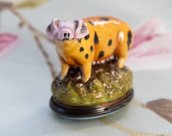 Outrageous Oxford Sandy and Black Pig - Halcyon Days bonbonniere