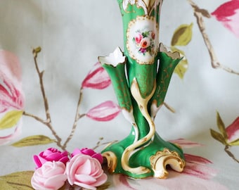 Delightful 19th Century Meissen bud vase: no chips or cracks, 7 x 3.5 inches