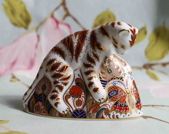 22 carat gold and porcelain Bengal tiger cub paperweight by Royal Crown Derby with pure gold stopper