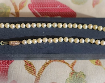 Fine boxed string of vintage pearls by John Baldwin Plymouth