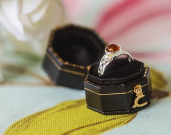 New Baltic amber and sterling silver Celtic ring in antique-style leather ring box