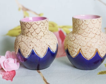 Pair of 19th Century Thomas Forester sanded Majolica vases: cobalt blue and gold with pink linings
