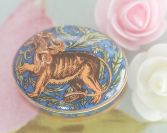 Fine William de Morgan trinket pot (Museums and Galleries)