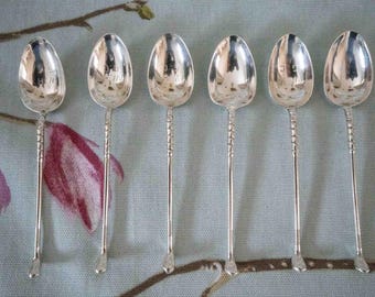 Art Deco hallmarked sterling silver golf tea spoons with thistle detail marked SPGC: 1928 Docker & Burn, Birmingham