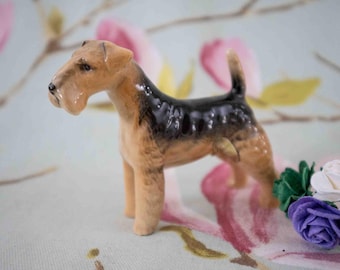Delightful Royal Doulton Beswick Airedale terrier: fine condition