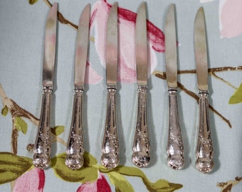 Pretty set of Mappin and Webb sterling silver fruit knives: date mark 1936