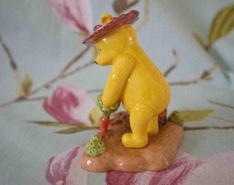 Royal Doulton Winnie the Pooh Preparing the carrot honey pie