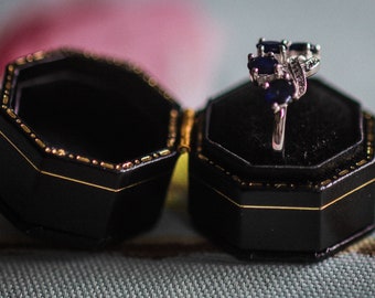 925 silver and sapphire ring size M in new antique-style leather ring box