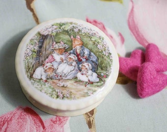 Royal Doulton Brambly Hedge Poppy's babies trinket pot
