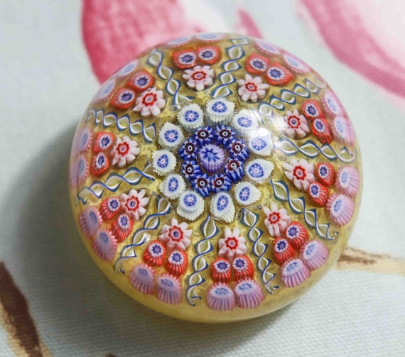 Crystal clear Strathearn 10 spoke Millefiori Latticinio paperweight: 6 x 5 cm, 277g
