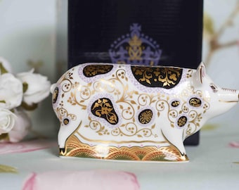 Limited edition large Royal Crown Derby 22 carat gold and fine porcelain, spotty pig paperweight signed by artist (2004)