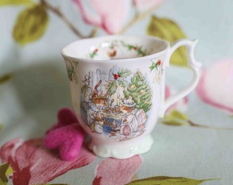 Royal Doulton Brambly Hedge Merry Midwinter beaker