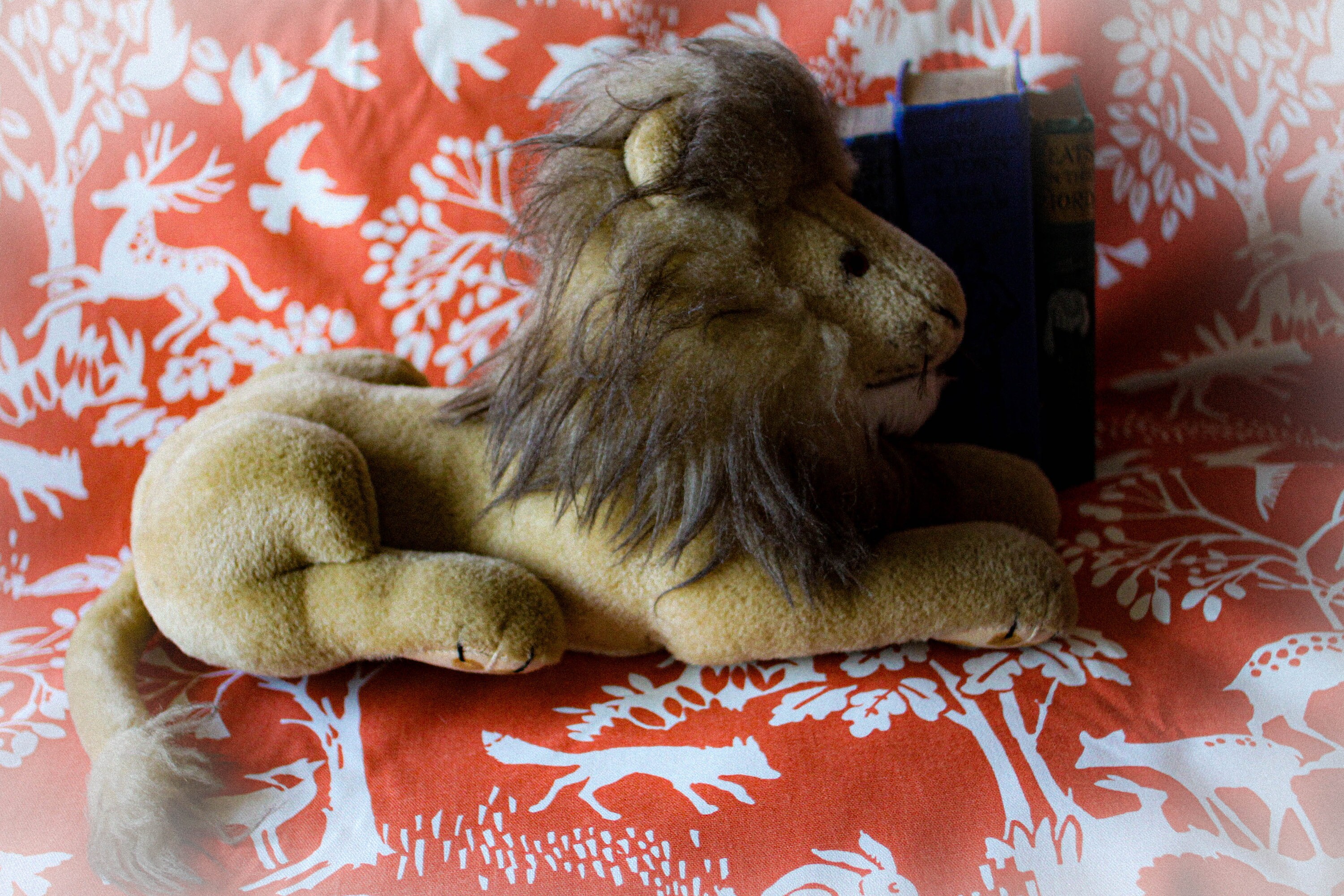 Hand made mohair Merrythought Lion highly collectable will post