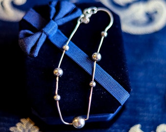 Sterling silver bracelet with new luxury velvet box