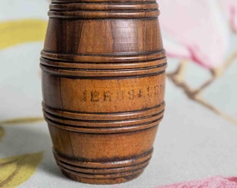 Victorian treen barrel pot: 8 cm height