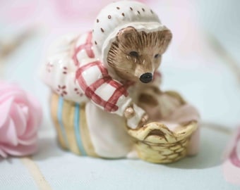 rare Royal Doulton (Beswick)  Mrs Tiggy Winkle washing