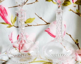 Fine pair of Edwardian cut glass decanters: honeycomb design