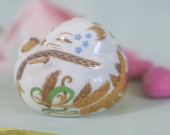 22 carat gold and porcelain Royal Crown Derby Sleeping Dormouse paperweight with pure gold stopper (first quality)