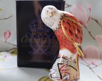 Royal Crown Derby 22 carat gold, fine porcelain, Red Kite paperweight with pure gold stopper (2008)