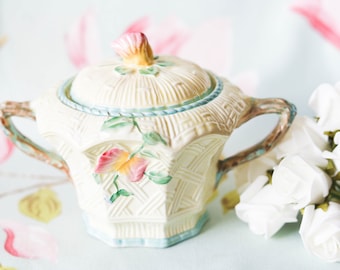 Bright and beautiful: Beswick basket weave sugar bowl in pristine condition (11 cm height)