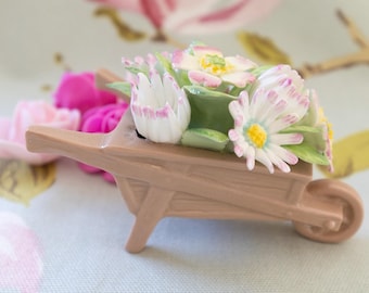 Rare Brambly Hedge summer bouquet wheelbarrow: fine English porcelain by Royal Doulton