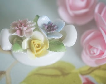 Delightful Royal Doulton fine English porcelain flower basket