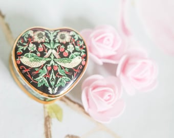 Strawberry Thief William Morris fine porcelain trinket box: Museums Collection