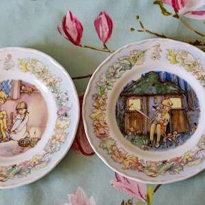 Charmoso conjunto de pratos Royal Worcester Peter Pan (James Barrie)