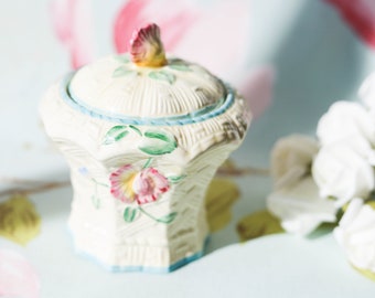 Bright and beautiful: Beswick basket weave preserve pot in pristine condition (12 cm height)