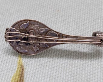 Victorian sterling silver mandolin brooch, Birmingham 1889: 4 cm length