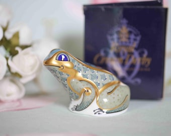 Royal Crown Derby fountain frog: 22 carat gold, fine porcelain paperweight (boxed) MMIV