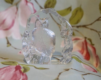 Fine large signed lead owl paperweight by Mats Jonasson: 15.5 x 5 cm