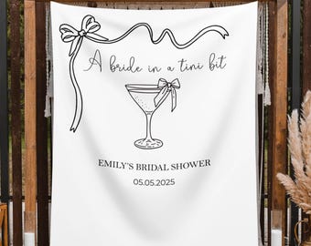 Novia en un Tini Bit, decoración, pancarta de despedida de soltera de Martini, telón de fondo de fiesta de despedida de soltera de Dirty Martini, letrero de despedida de soltera de Tini Bit, decoración para despedida de soltera