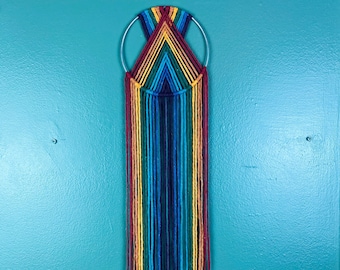 Atrapasueños de pared de macramé arcoíris Hoop Pride de 7"