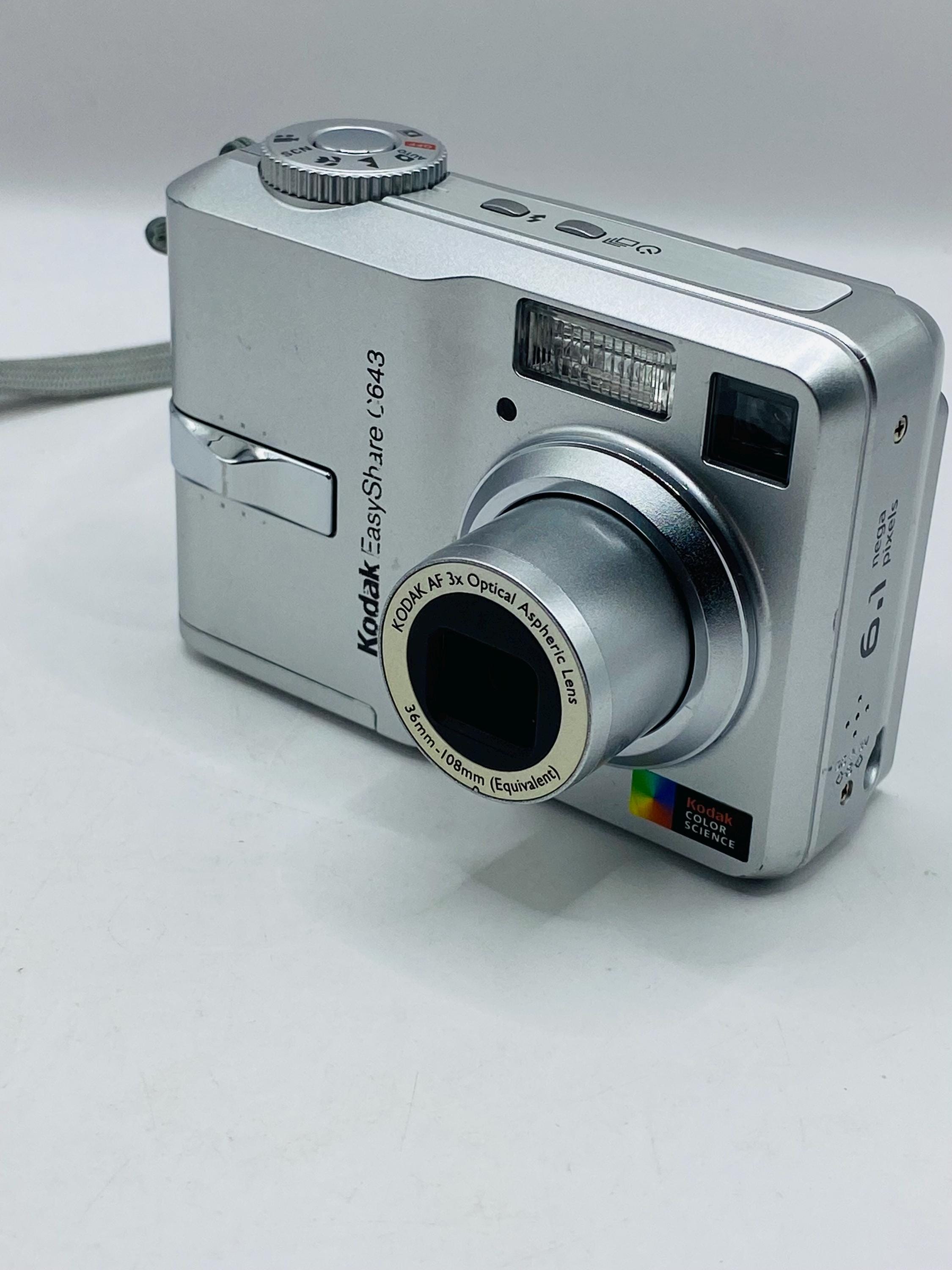 Kodak Easyshare C643 6.1MP Digital Camera – Silver Metallic