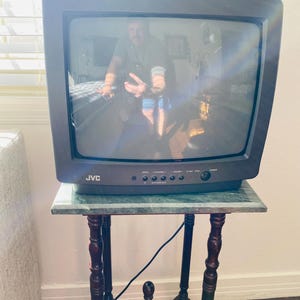 Televisor JVC vintage de 13" a color – Modelo 13710 / Televisor CRT retro / Para juegos / Preparado para VCR